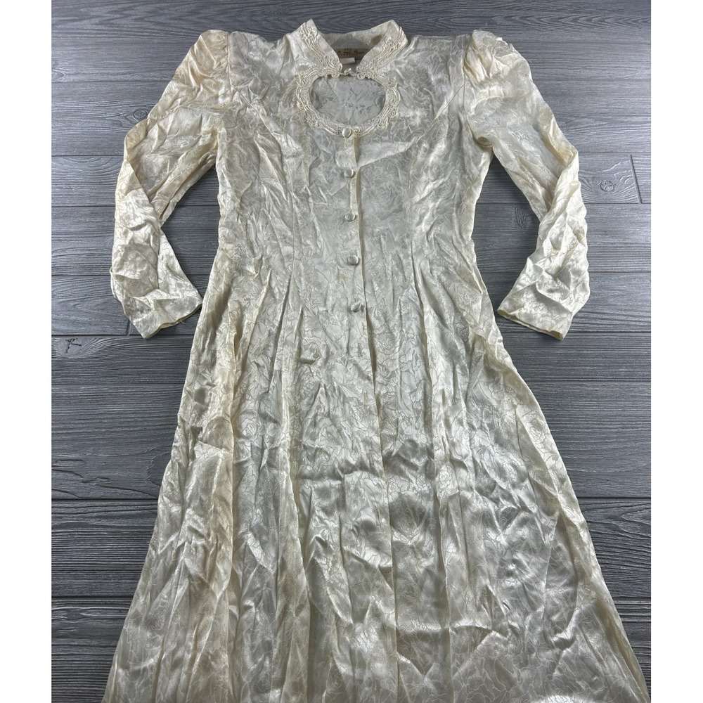 New Frontier Clothing Co. White Long Sleeve Lace Gown Womans size 9 Button Down